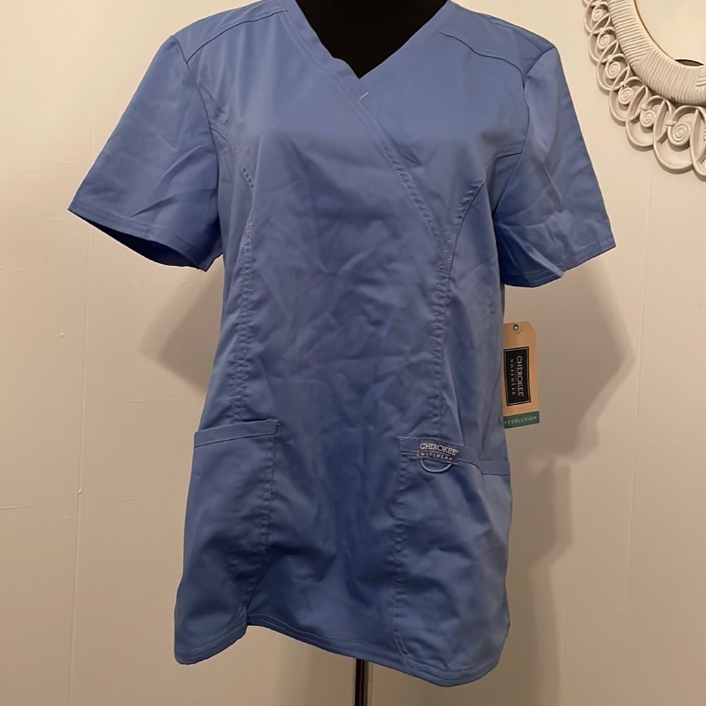 Cherokee scrub top